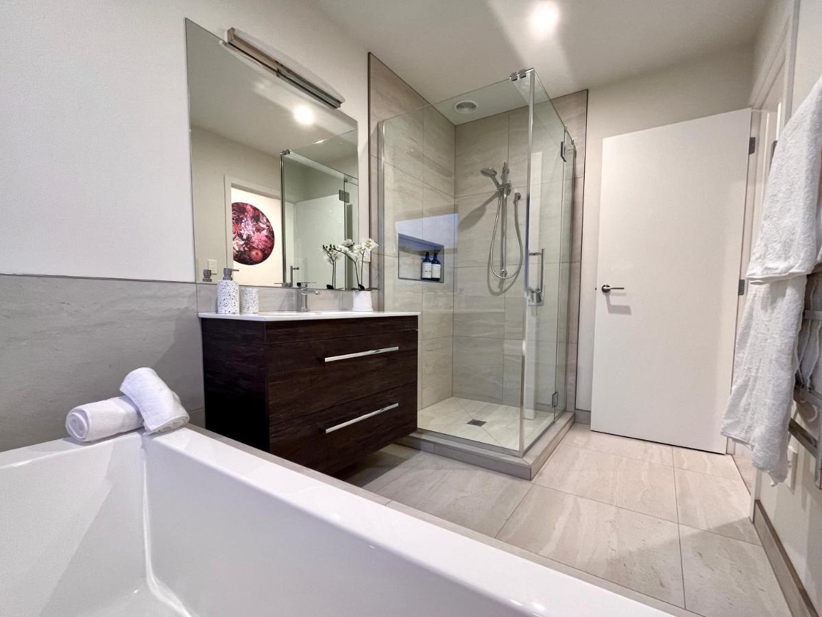 Luxury Villa, Central, Golf And Cafes - By Kosh Bnb Hamilton Exterior photo