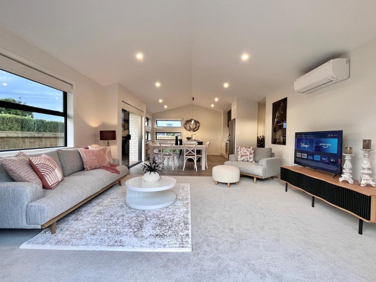Luxury Villa, Central, Golf And Cafes - By Kosh Bnb Hamilton Exterior photo